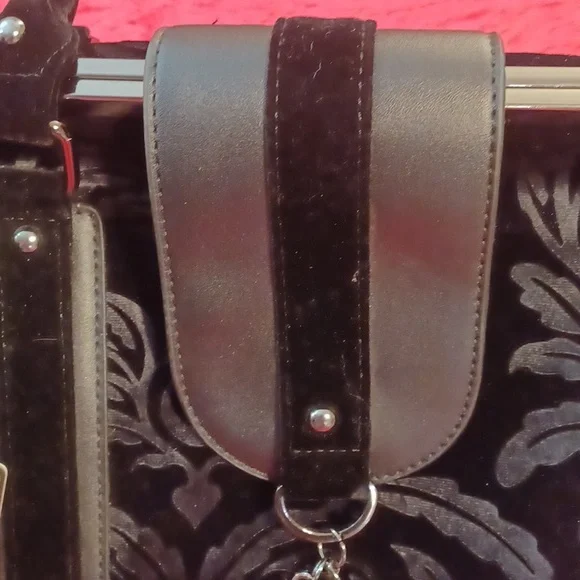 Killstar Monstra Daybag Velvet - Picture 4 of 16